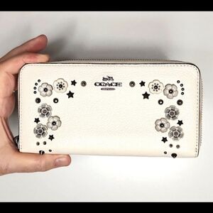 Coach Chalk Accordion Zip Wallet with Tea Rose Appliqué Wallet